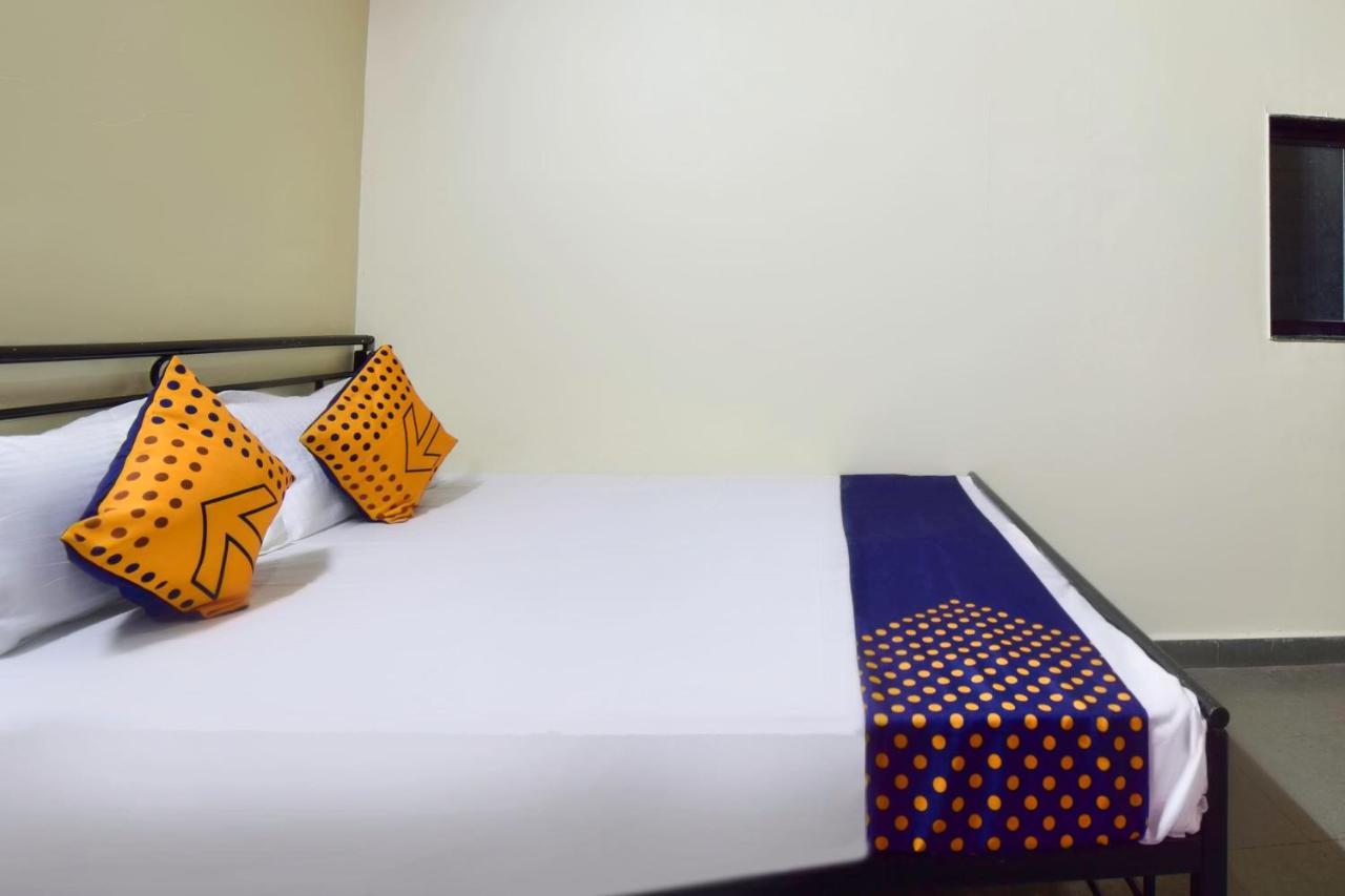 Spot On 66795 Hotel Abhijeet Otur Bagian luar foto