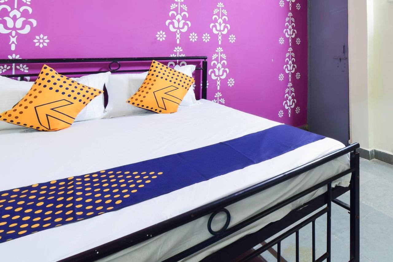 Spot On 66795 Hotel Abhijeet Otur Bagian luar foto