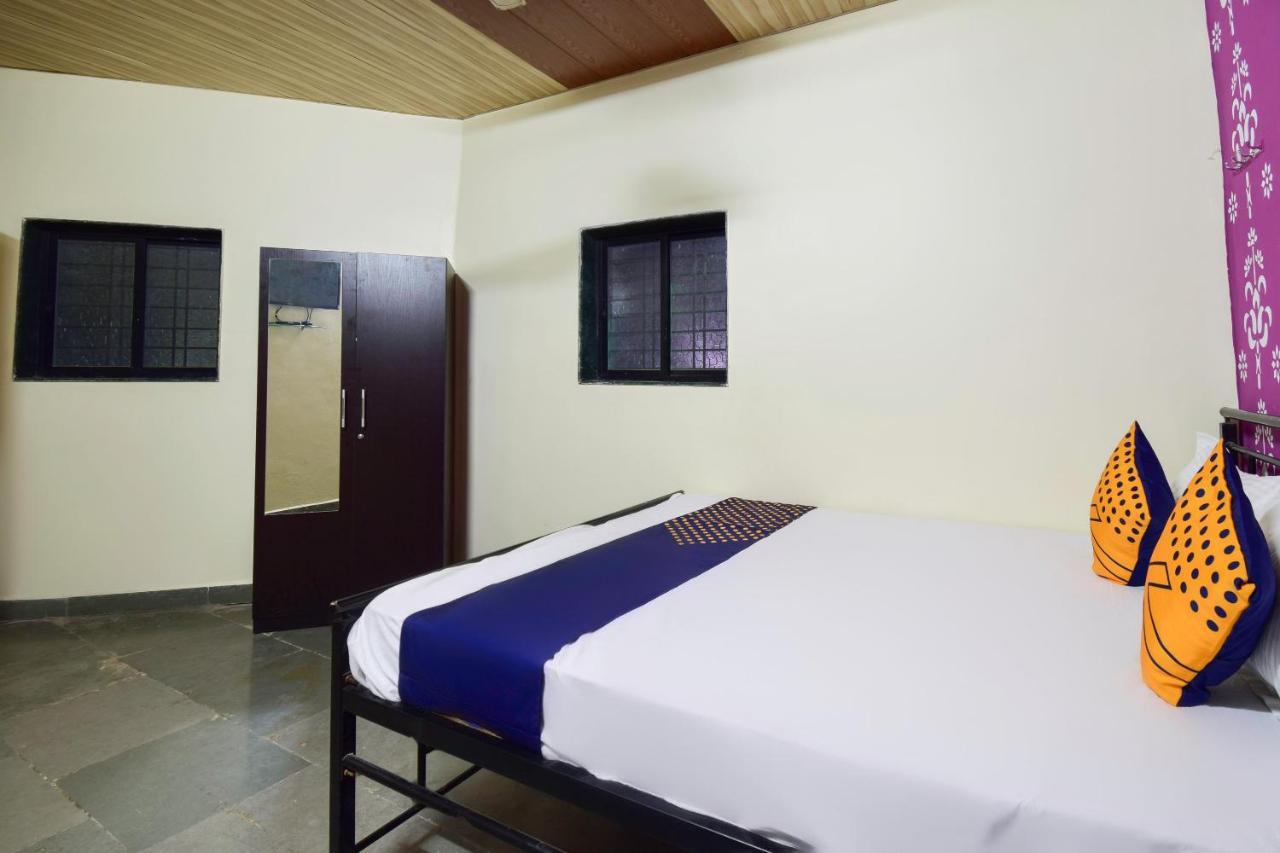 Spot On 66795 Hotel Abhijeet Otur Bagian luar foto