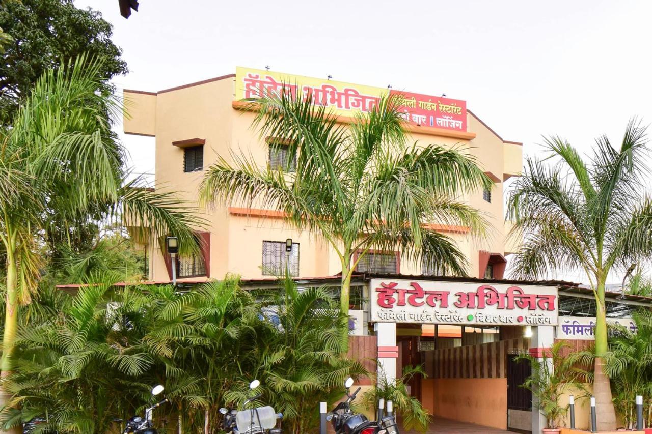 Spot On 66795 Hotel Abhijeet Otur Bagian luar foto