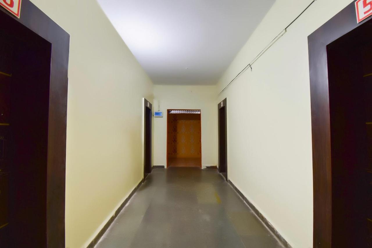 Spot On 66795 Hotel Abhijeet Otur Bagian luar foto